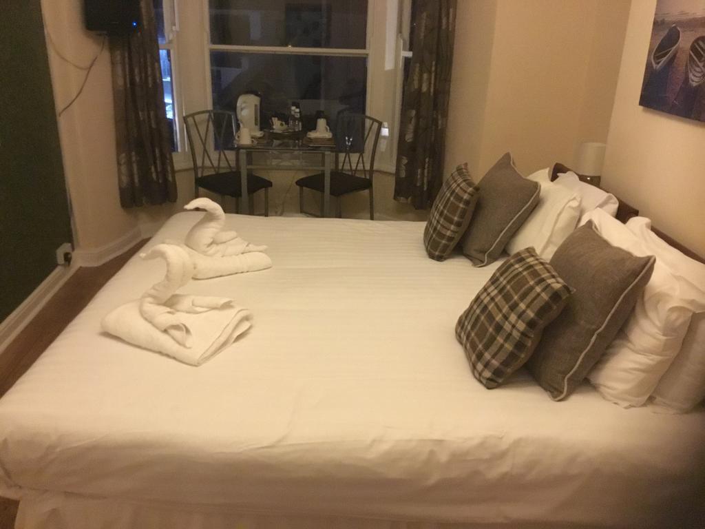 The Dock Inn بينزانس المظهر الخارجي الصورة