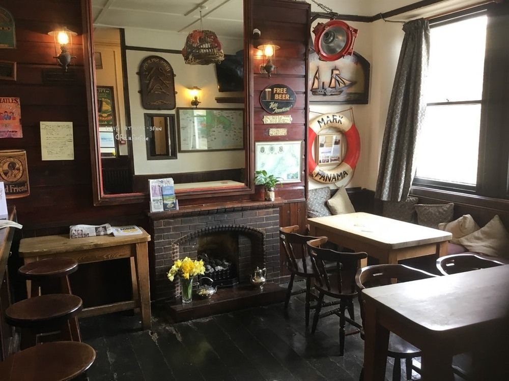 The Dock Inn بينزانس المظهر الخارجي الصورة