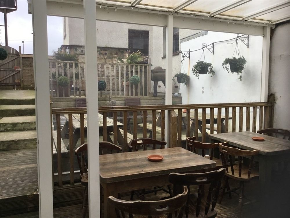 The Dock Inn بينزانس المظهر الخارجي الصورة